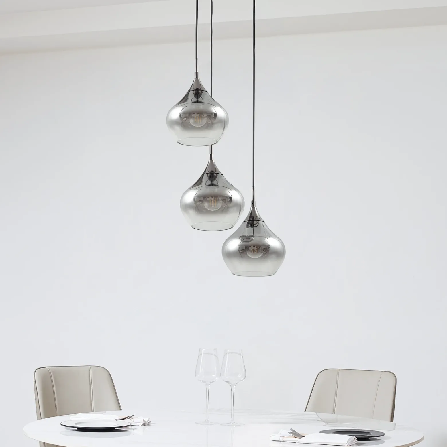Lucande lámpara colgante Jarven, 3 luces, negro, cristal