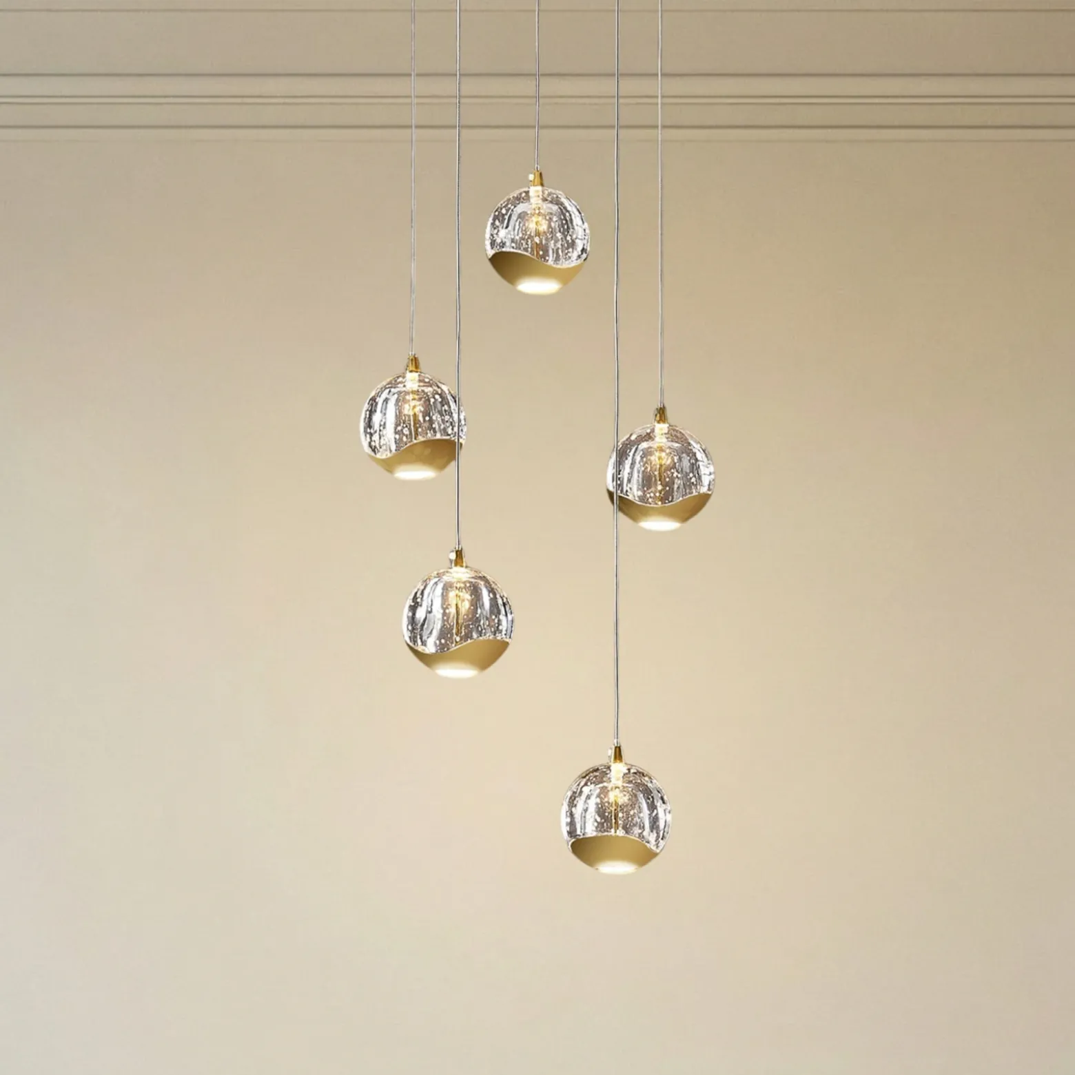 Lucande lámpara colgante LED Hayley, Ø 30 cm, 5 luces, dorado, cristal