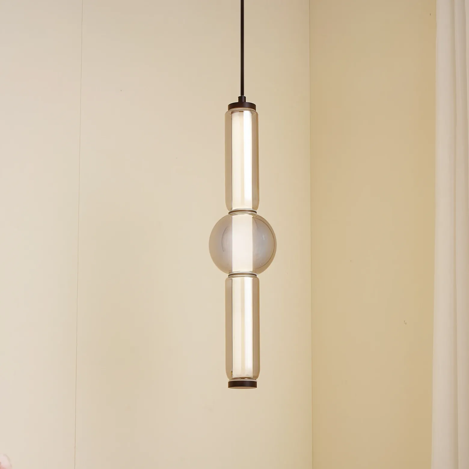 Lucande Lámpara colgante LED Savete, gris humo, vidrio, Ø 12 cm