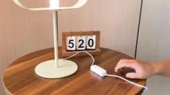 Lucande Lámpara de mesa LED Audrina, beige, metal, atenuable