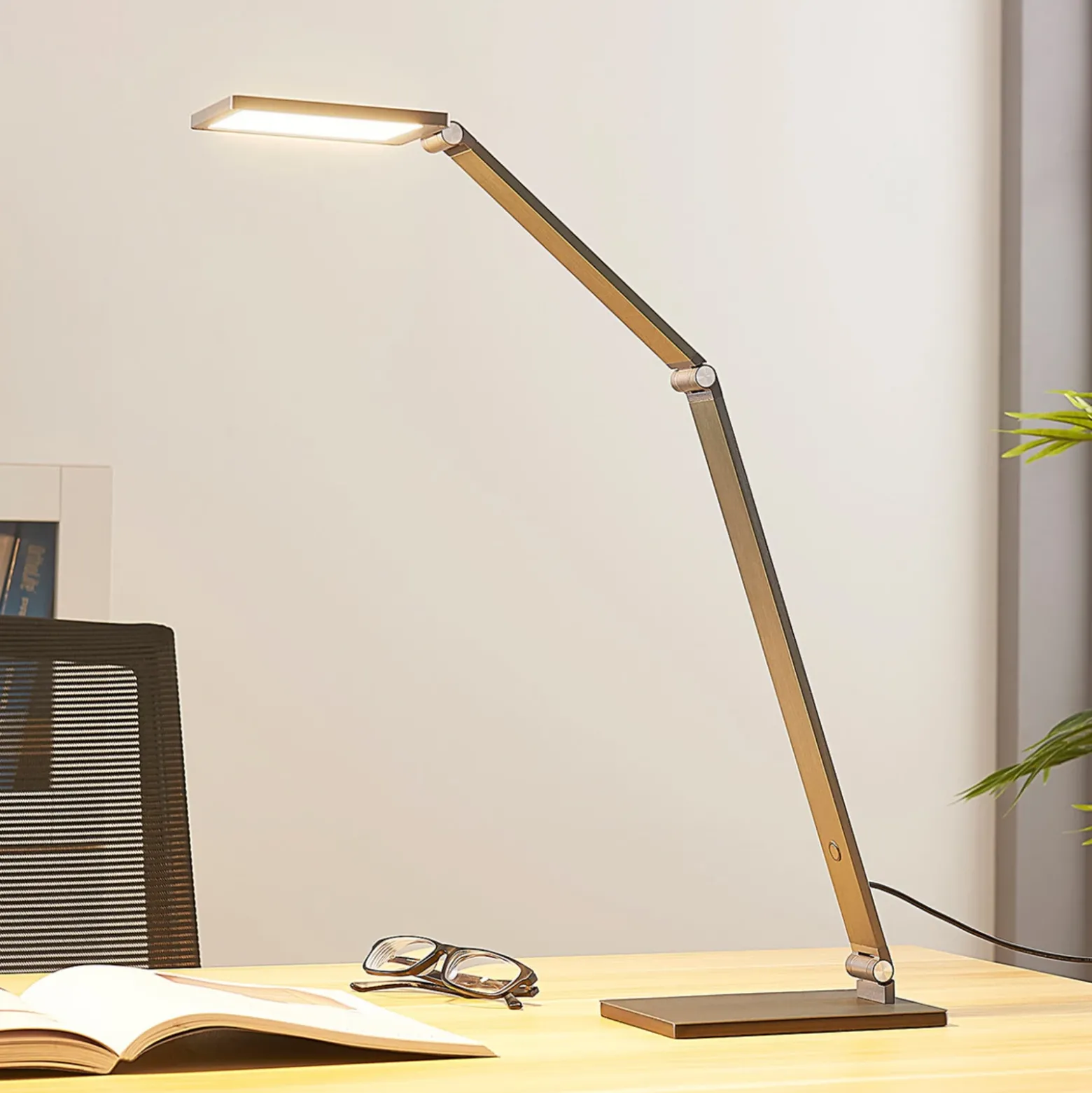Lucande lámpara de mesa LED Mion, 41 cm, angular, atenuable