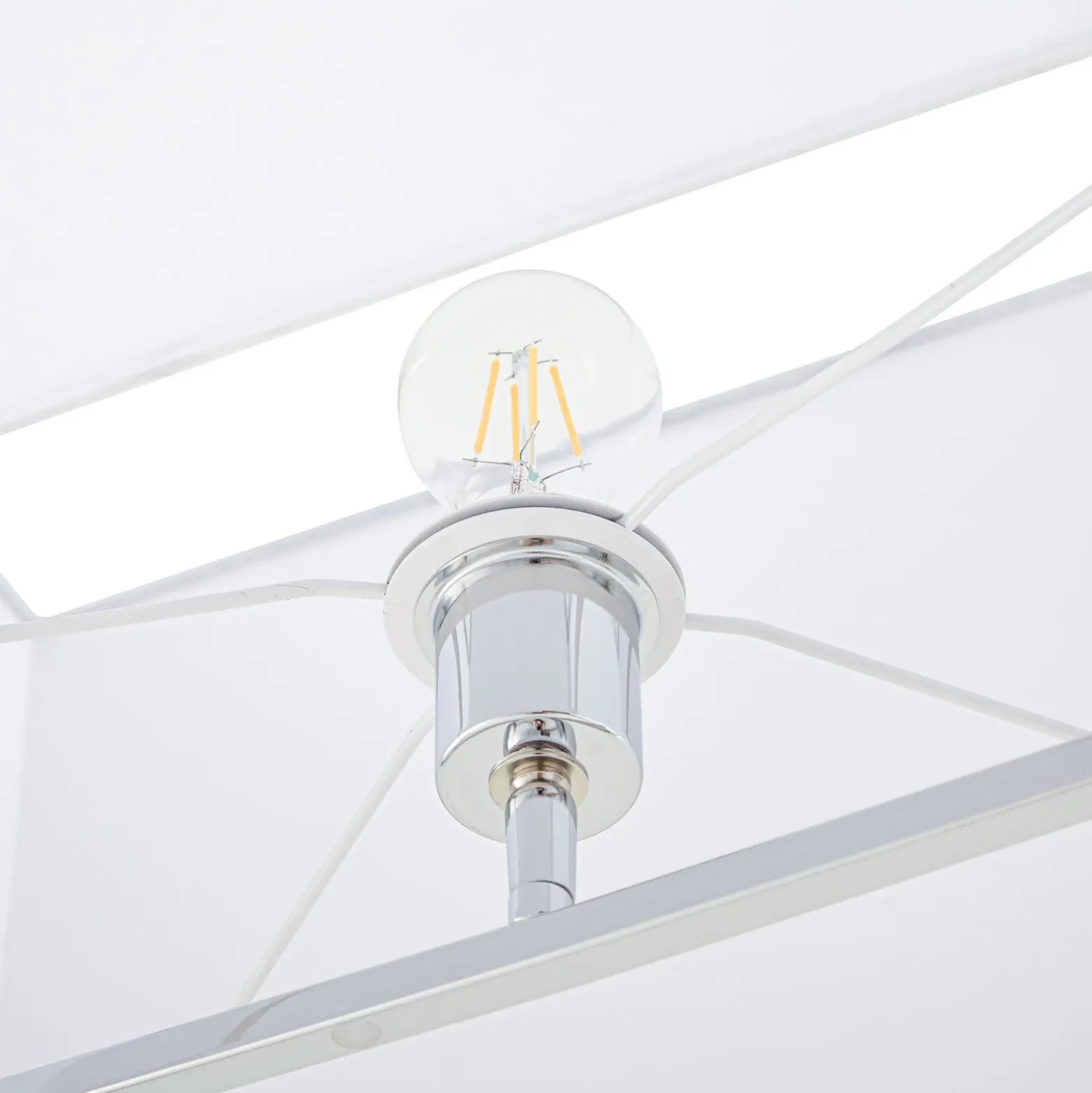 Lucande lámpara de pie Evaine, cromo/blanco, metal, 157 cm, E27