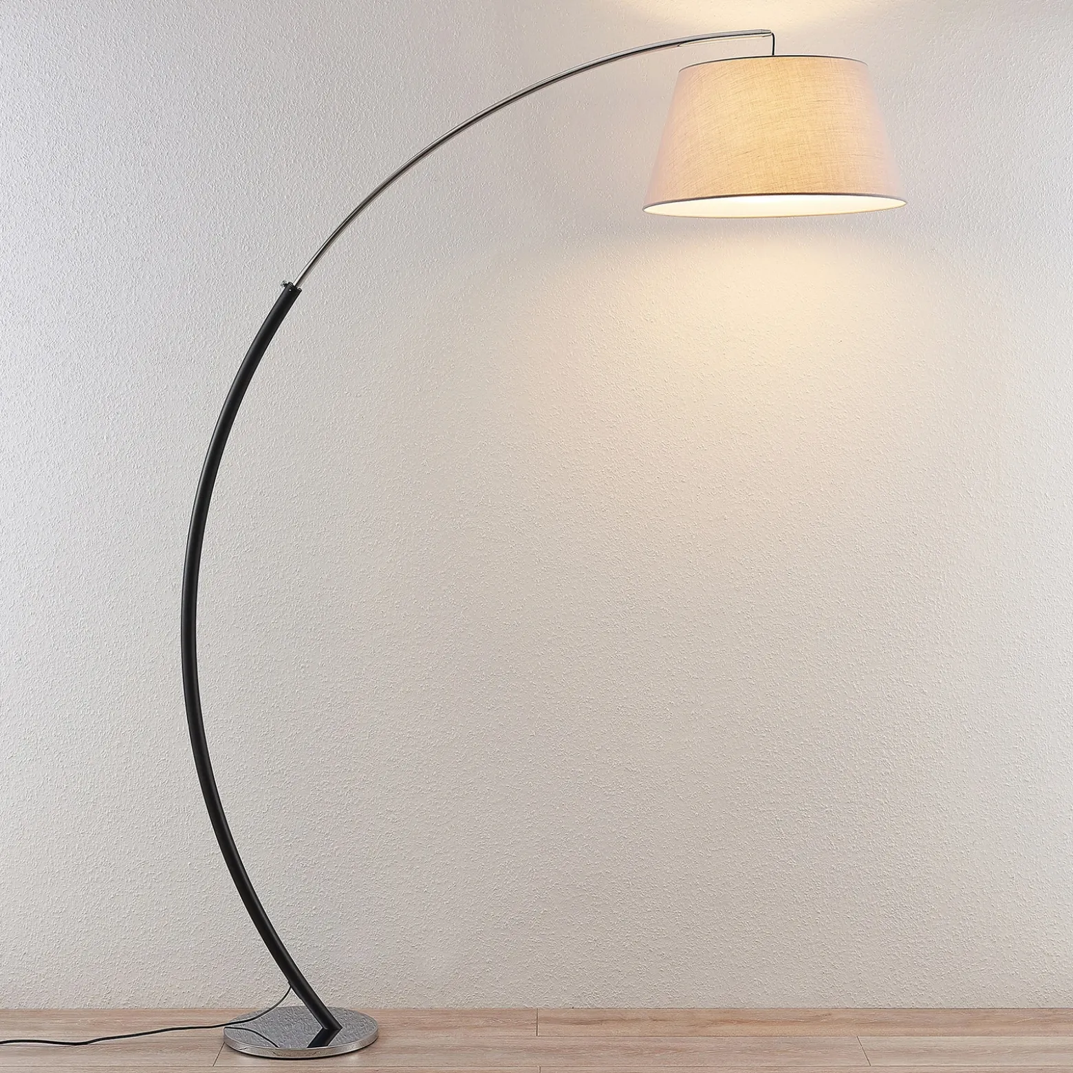 Lucande Lámpara de pie Evelyna, gris/negro, metal, 192 cm