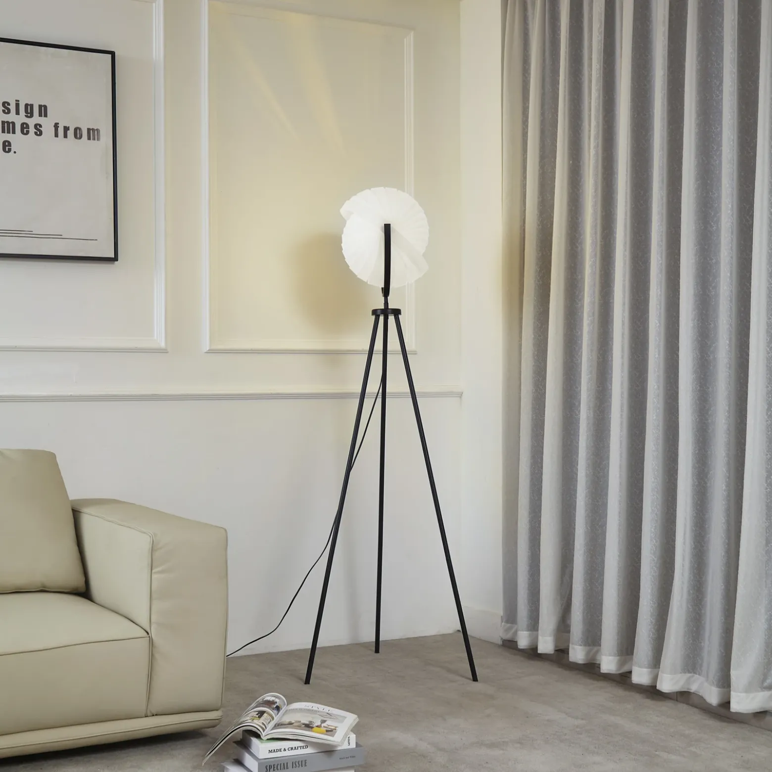 Lucande Lámpara de pie Helva, 150 cm, blanco/negro, giratoria
