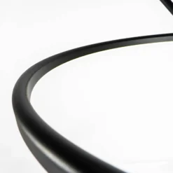 Lucande Lámpara de pie LED arqueada Virvera, redonda, negra, metal