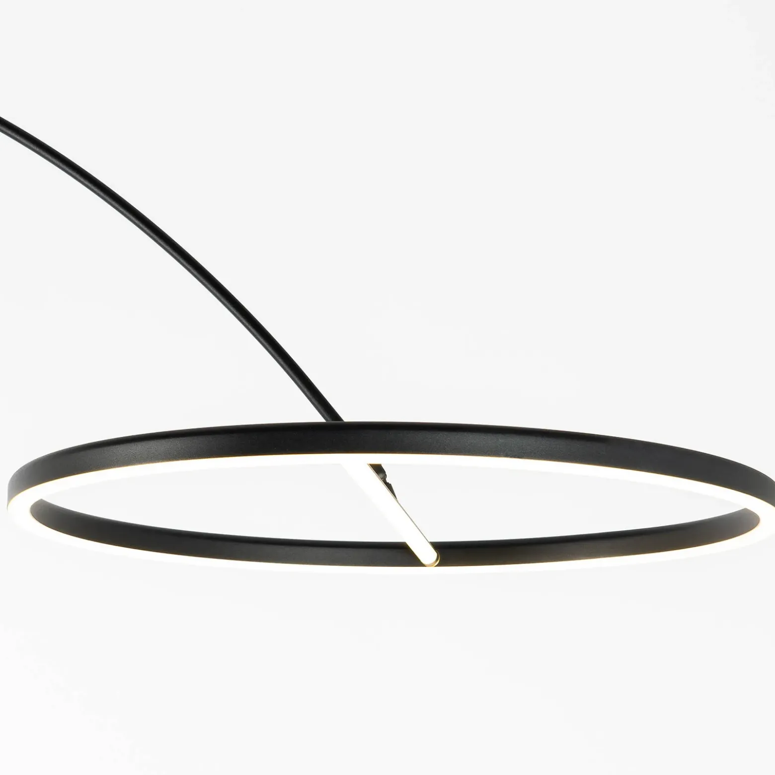 Lucande Lámpara de pie LED arqueada Virvera, redonda, negra, metal