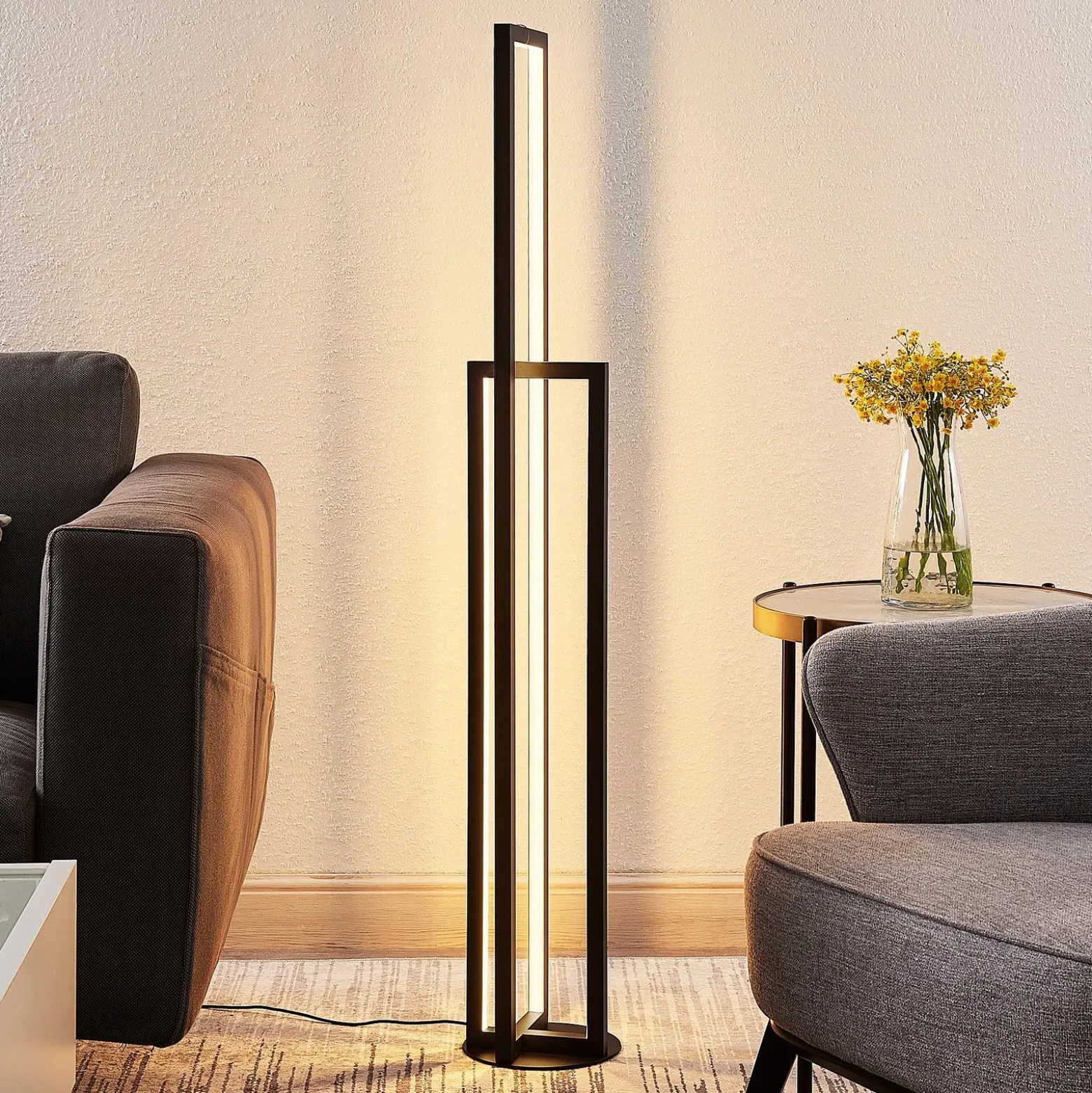 Lucande Lámpara de pie LED Hylda, 123 cm, negro, aluminio