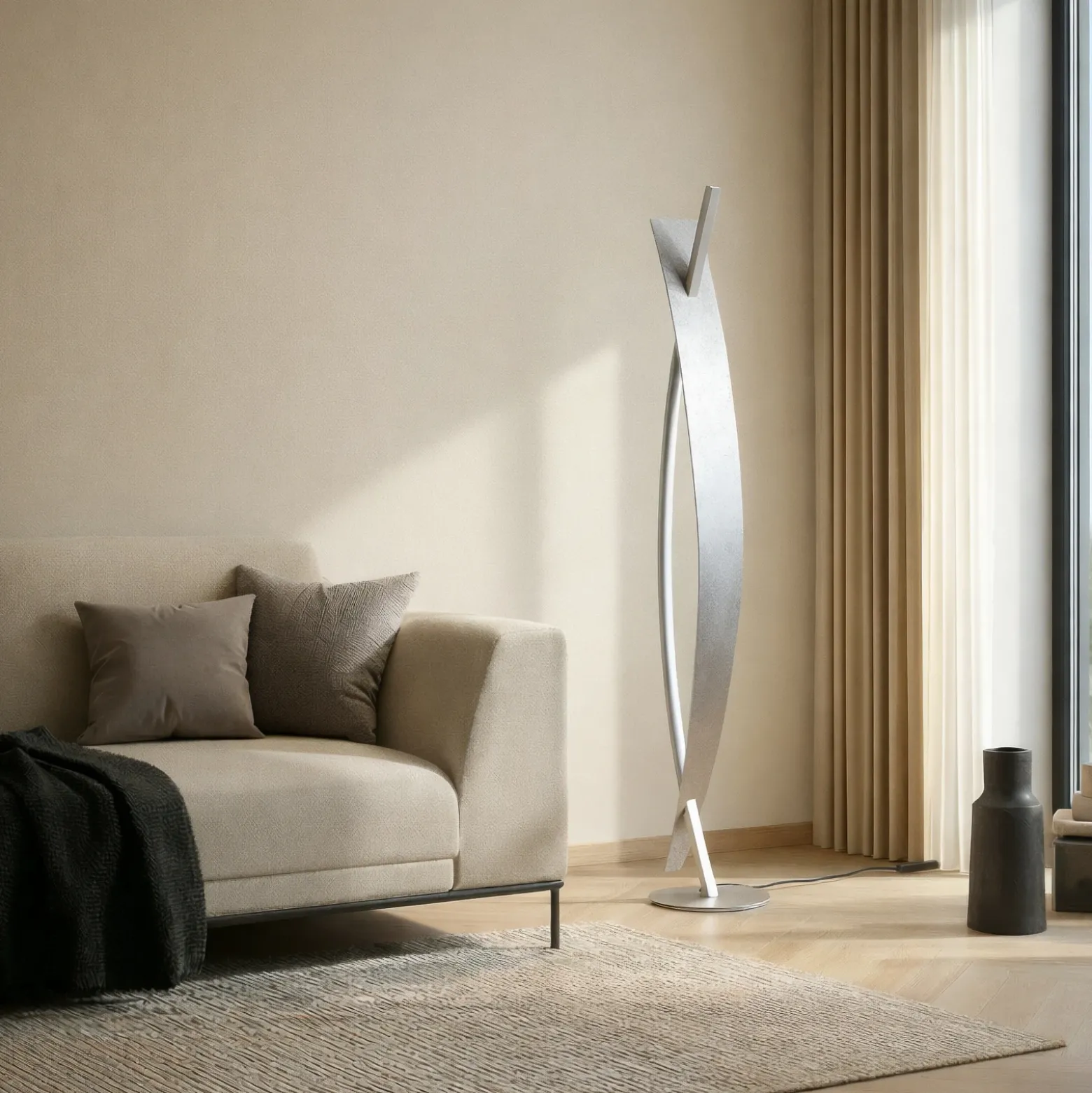 Lucande Lámpara de pie LED Marija, plateada, atenuable, 140 cm