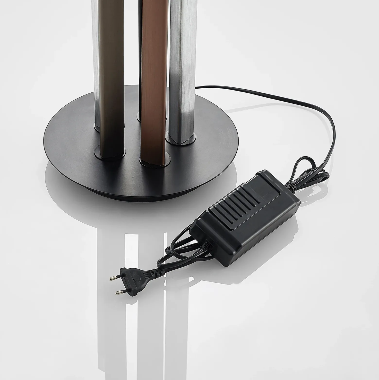 Lucande Lámpara de pie LED Stoika, 150 cm, 5 luces, metal