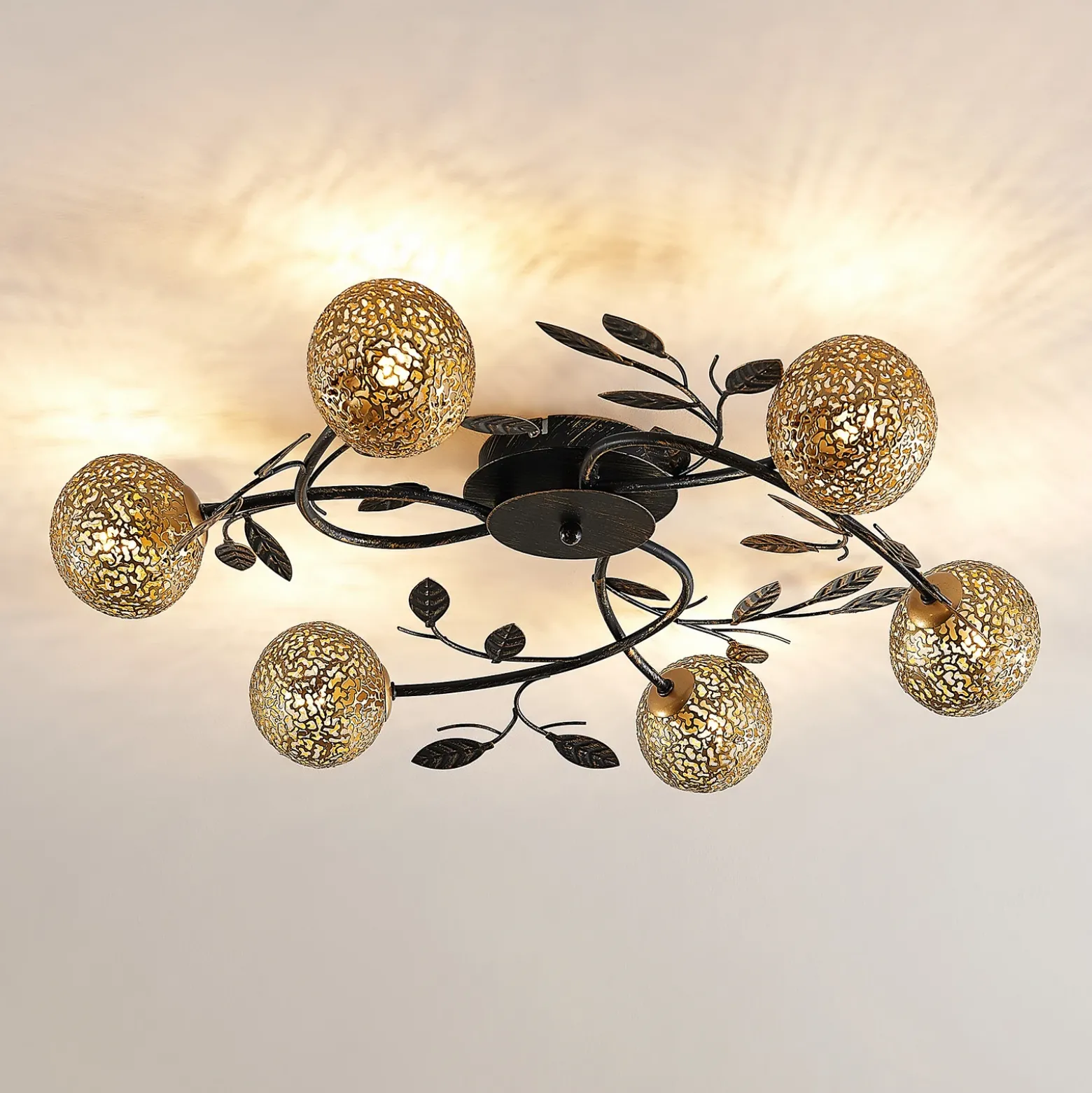 Lucande lámpara de techo Evory, Ø 69 cm, 6 luces, negro/oro, G9