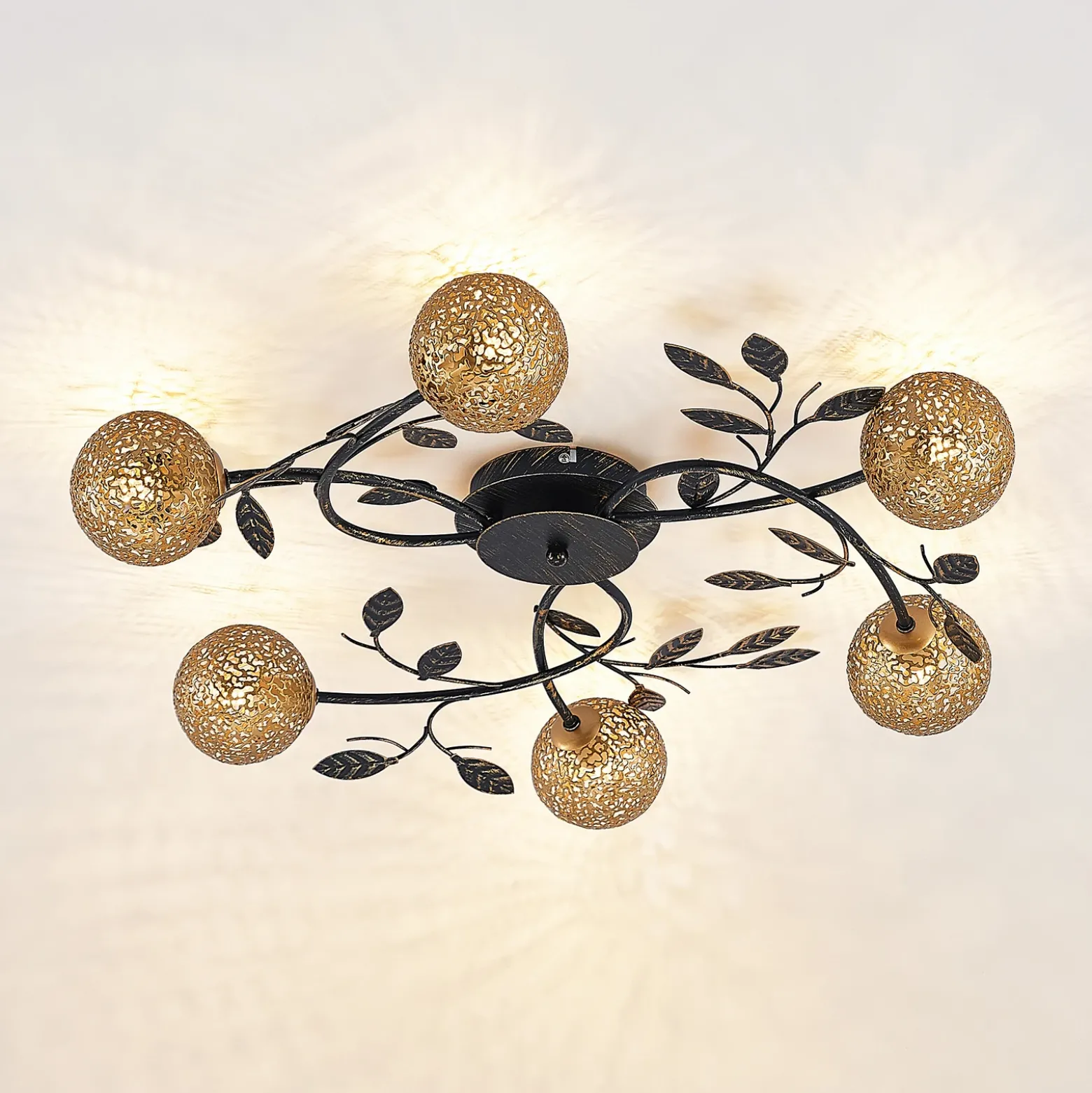 Lucande lámpara de techo Evory, Ø 69 cm, 6 luces, negro/oro, G9
