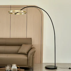 Lucande Lámpara LED arqueada Yekta, color latón, 183 cm, atenuable