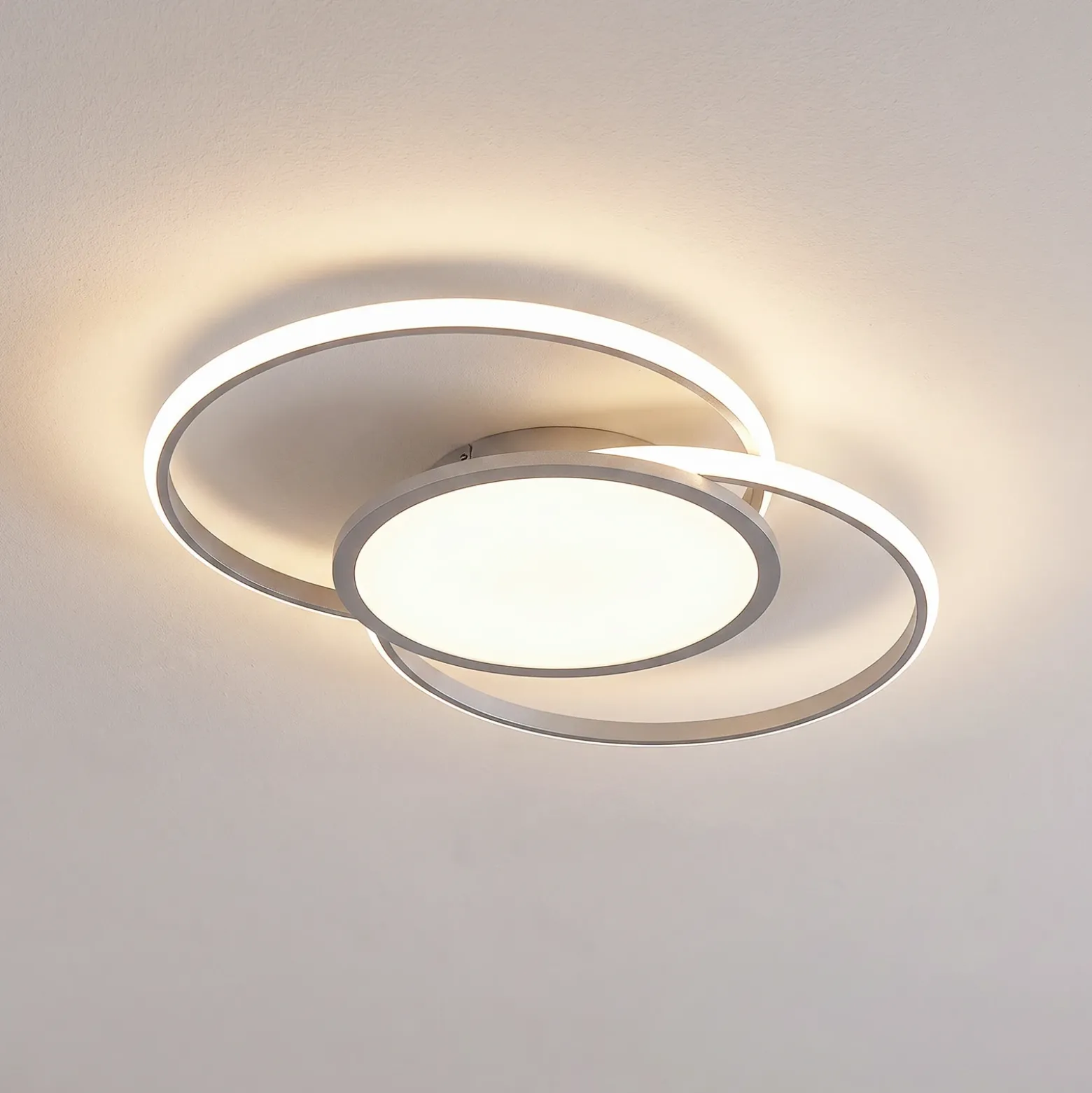 Lucande Lámpara LED de techo Senne, CCT, plata, metal