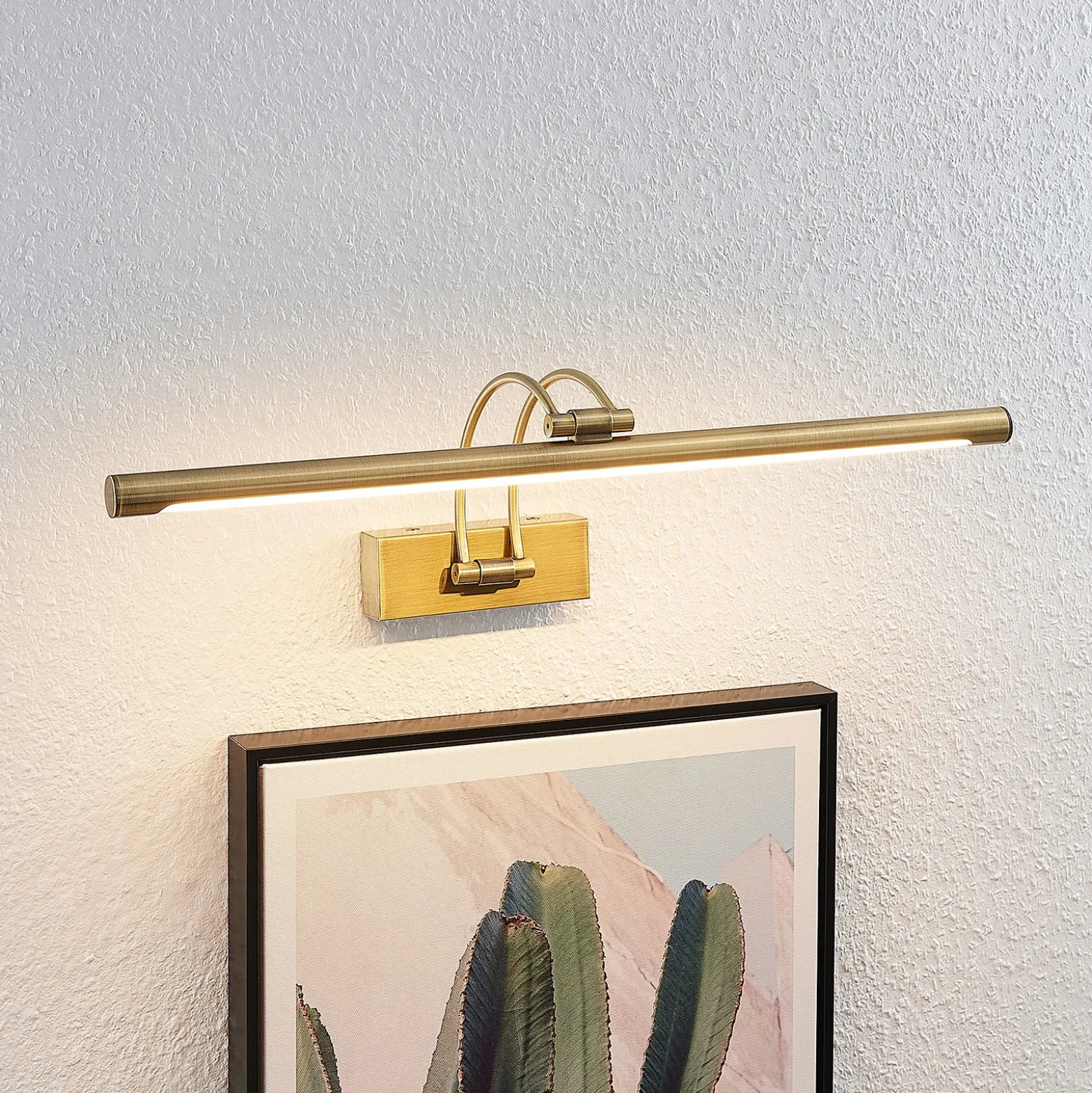 Lucande Lámpara LED para cuadros Dimitrij, curvada, latón, metal