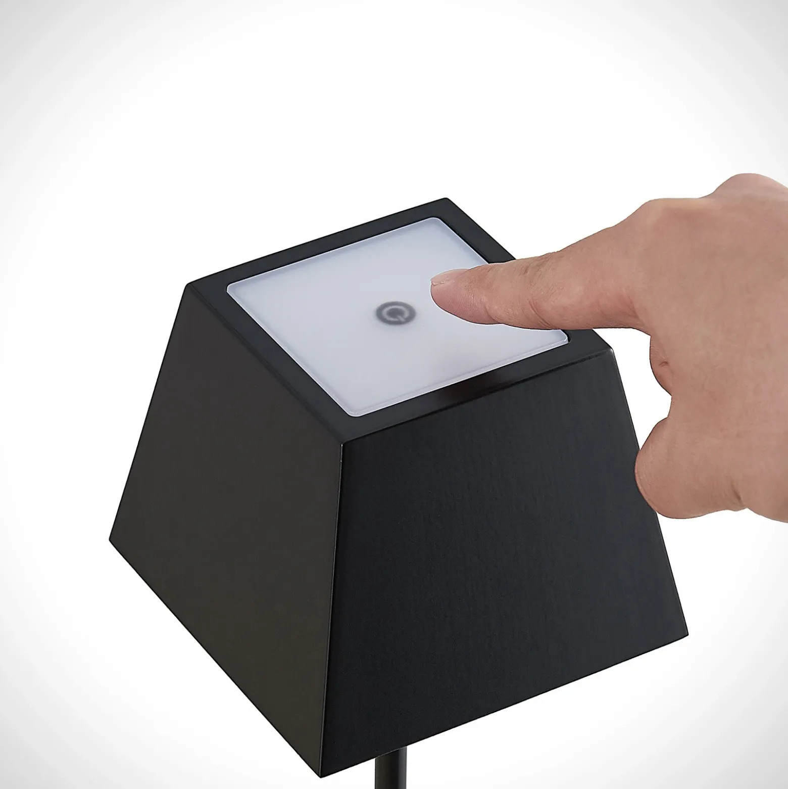 Lucande Patini lámpara de mesa LED exterior, negro