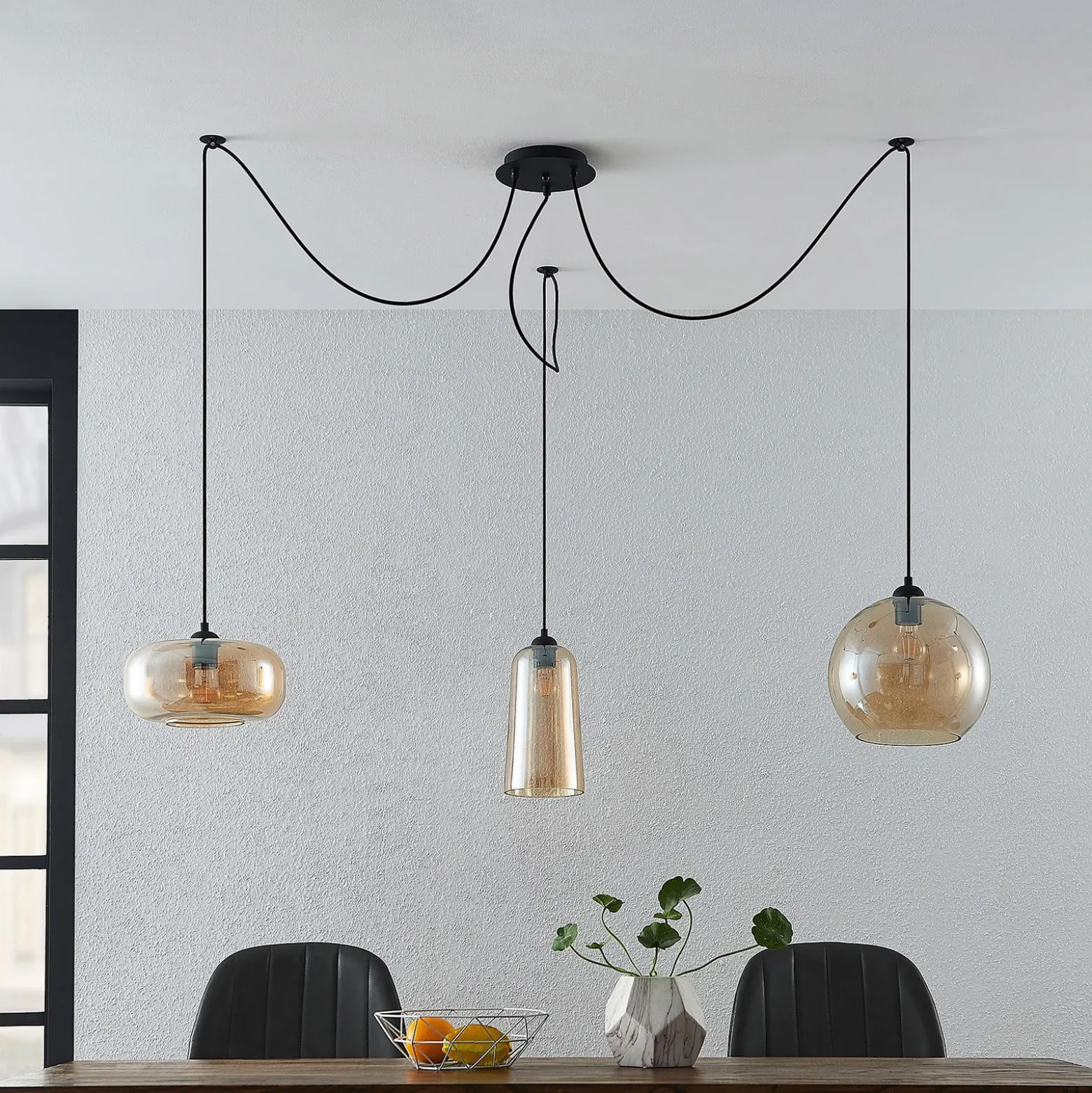 Lucande Zyli lámpara colgante, 3 luces, ámbar