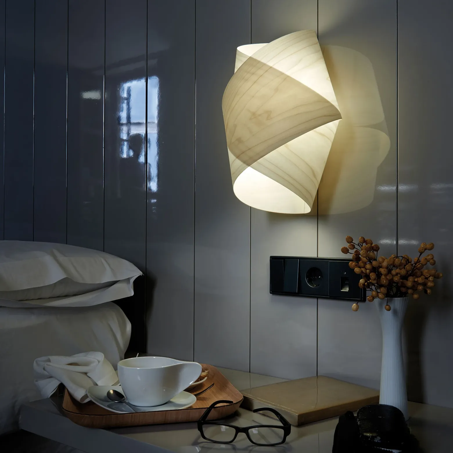 LZF Orbit lámpara de pared marfil