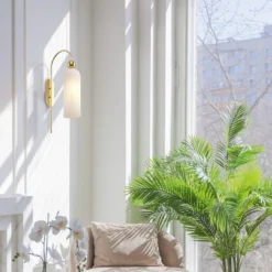 Maytoni Antic aplique, pantalla de vidrio blanco