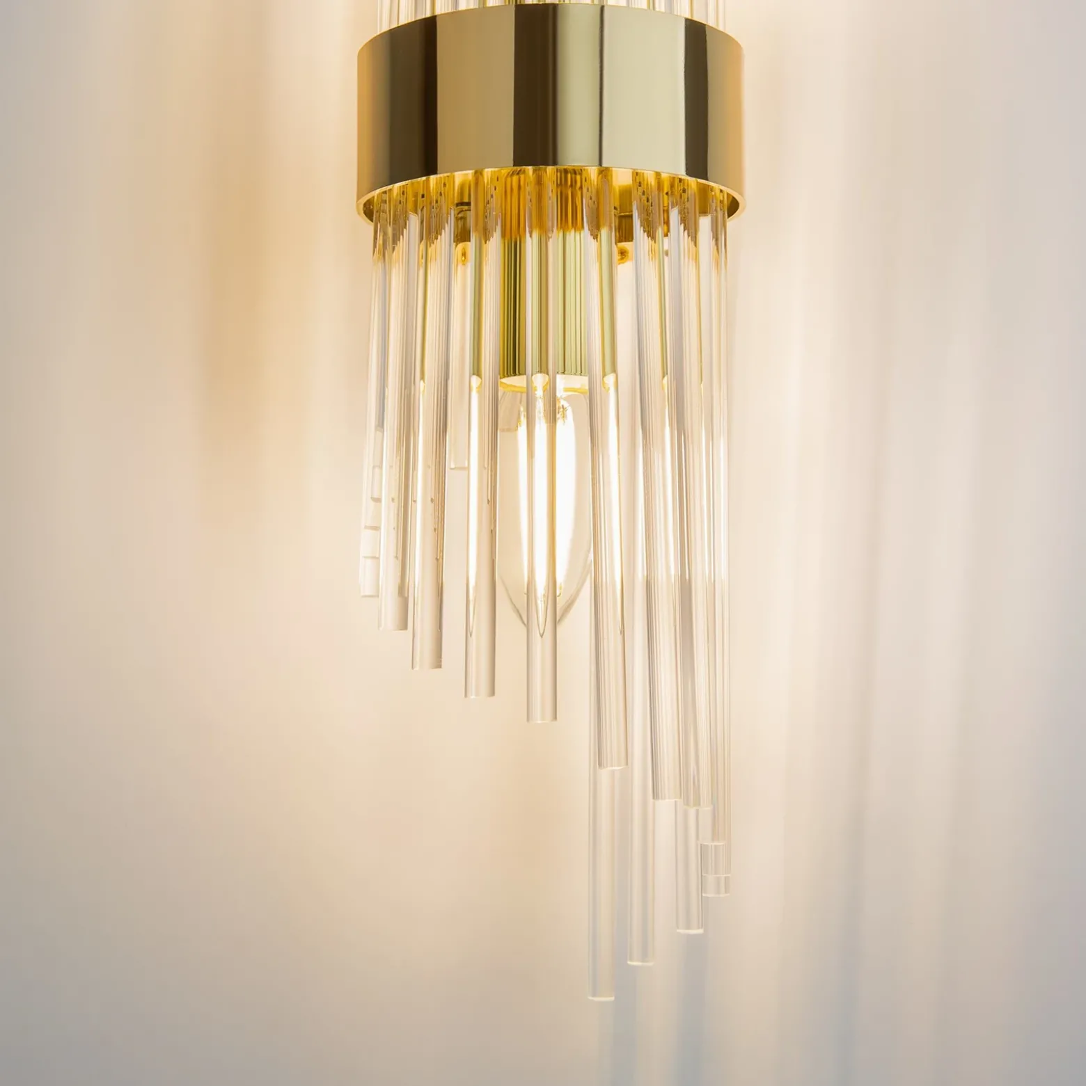 Maytoni Aplique de pared Frame, 2 luces, altura 46 cm, dorado/claro