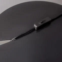 Maytoni Lámpara de mesa Memory, negra, altura 42 cm, cerámica