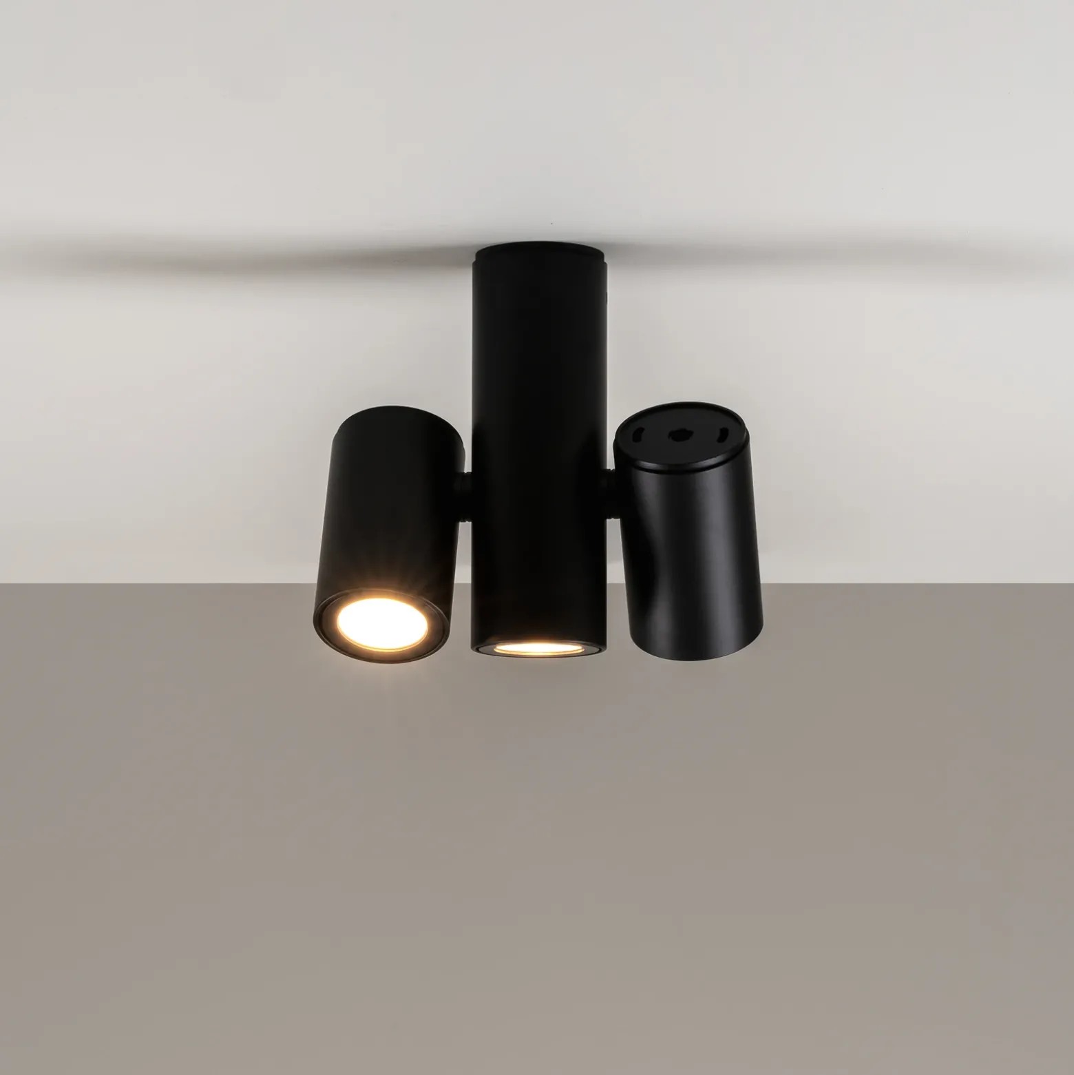 Milan Kronn foco de techo 3 luces negro