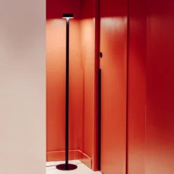Milan Peak Lane Lámpara de pie LED negra 170 cm