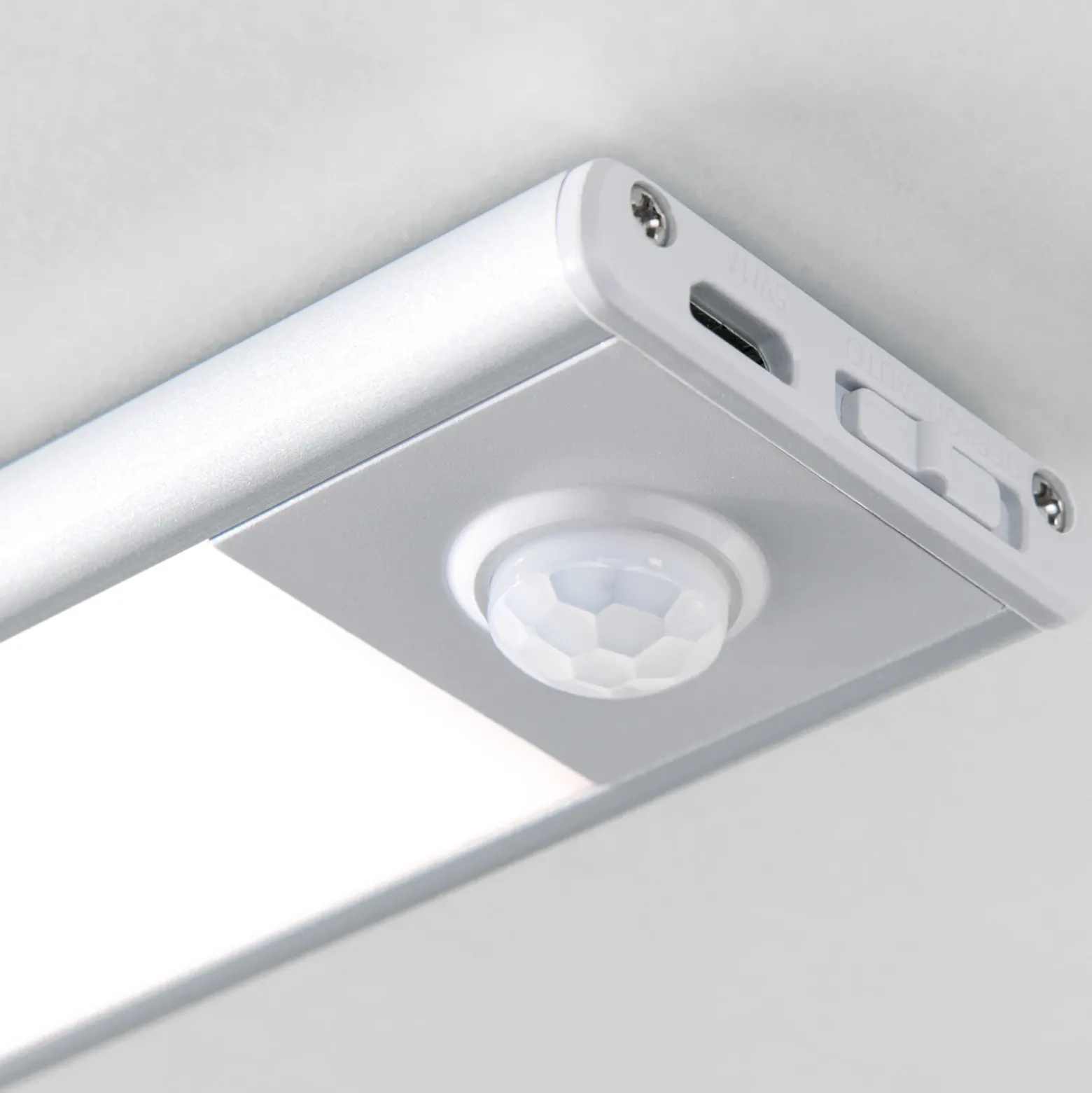 Norman lámpara LED bajo mueble, color plata, batería recargable, sensor,