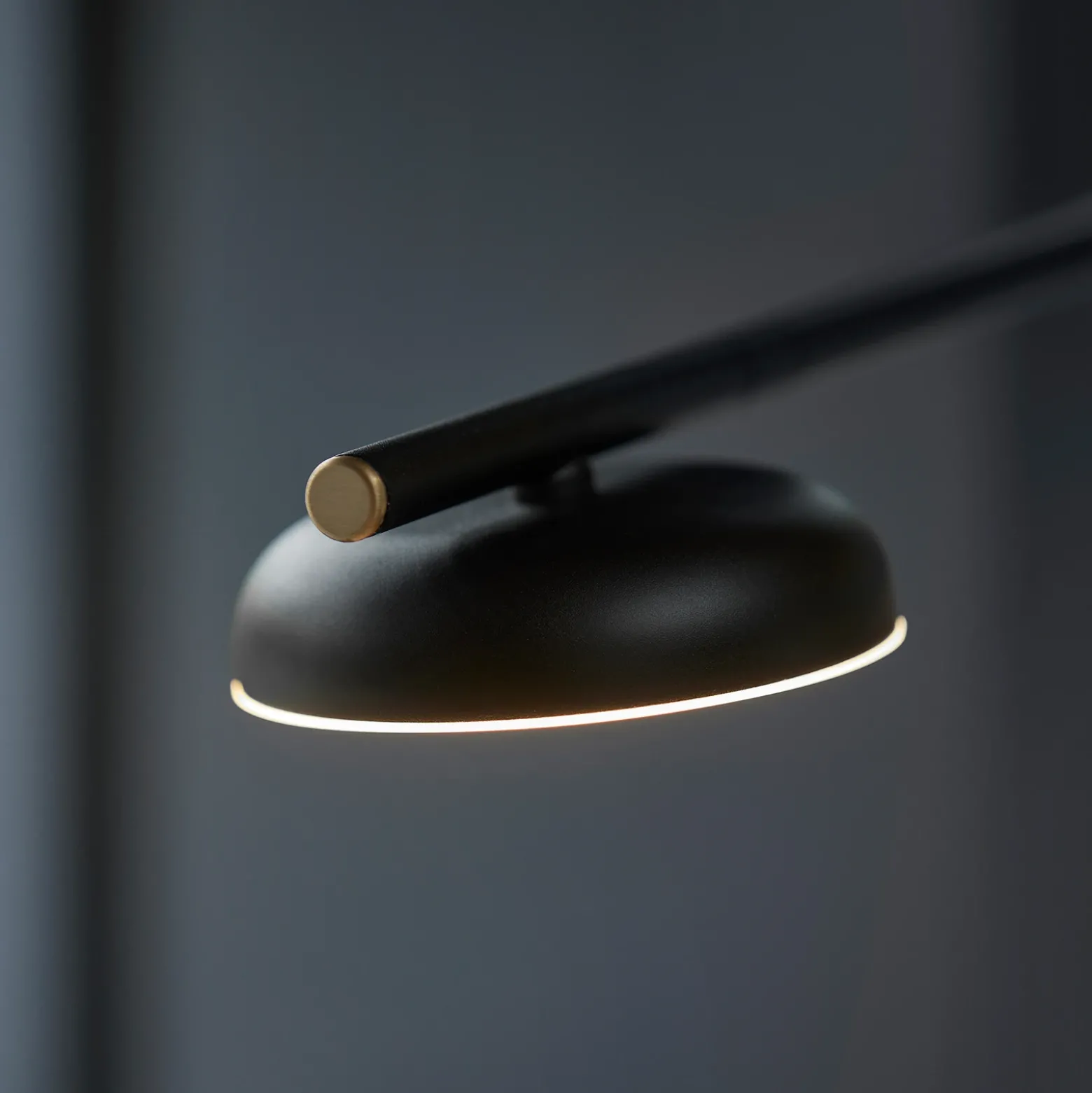 Northern Salto lámpara de mesa LED, negro