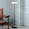 Nuura Blossi Floor Ø 29 de pie LED negro/blanco