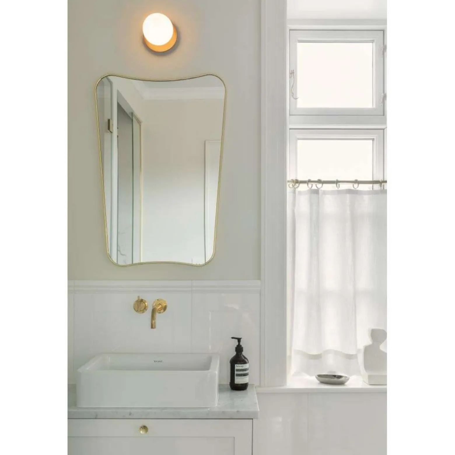 Nuura Liila 1 plafón, Ø 14 cm IP44, bronce/ópalo