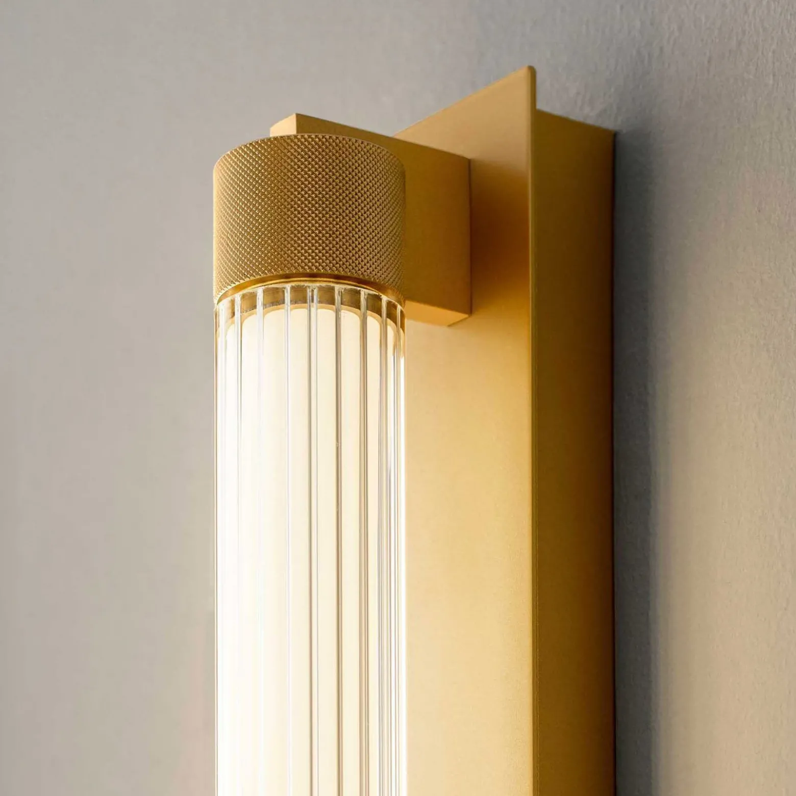 OLEV Aplique de pared LED CHARMER, dorado, metal/vidrio, 2700 K, IP44