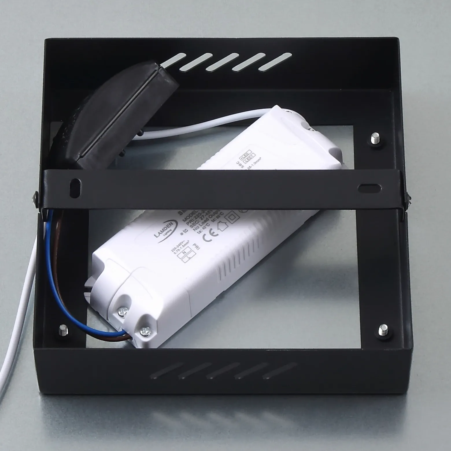 Panel LED Enhife de Lindby, negro, 30 x 30 cm, metal, 4000 K