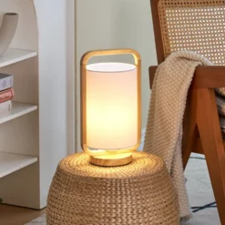 Pauleen Woody Charm lámpara mesa de tela y madera