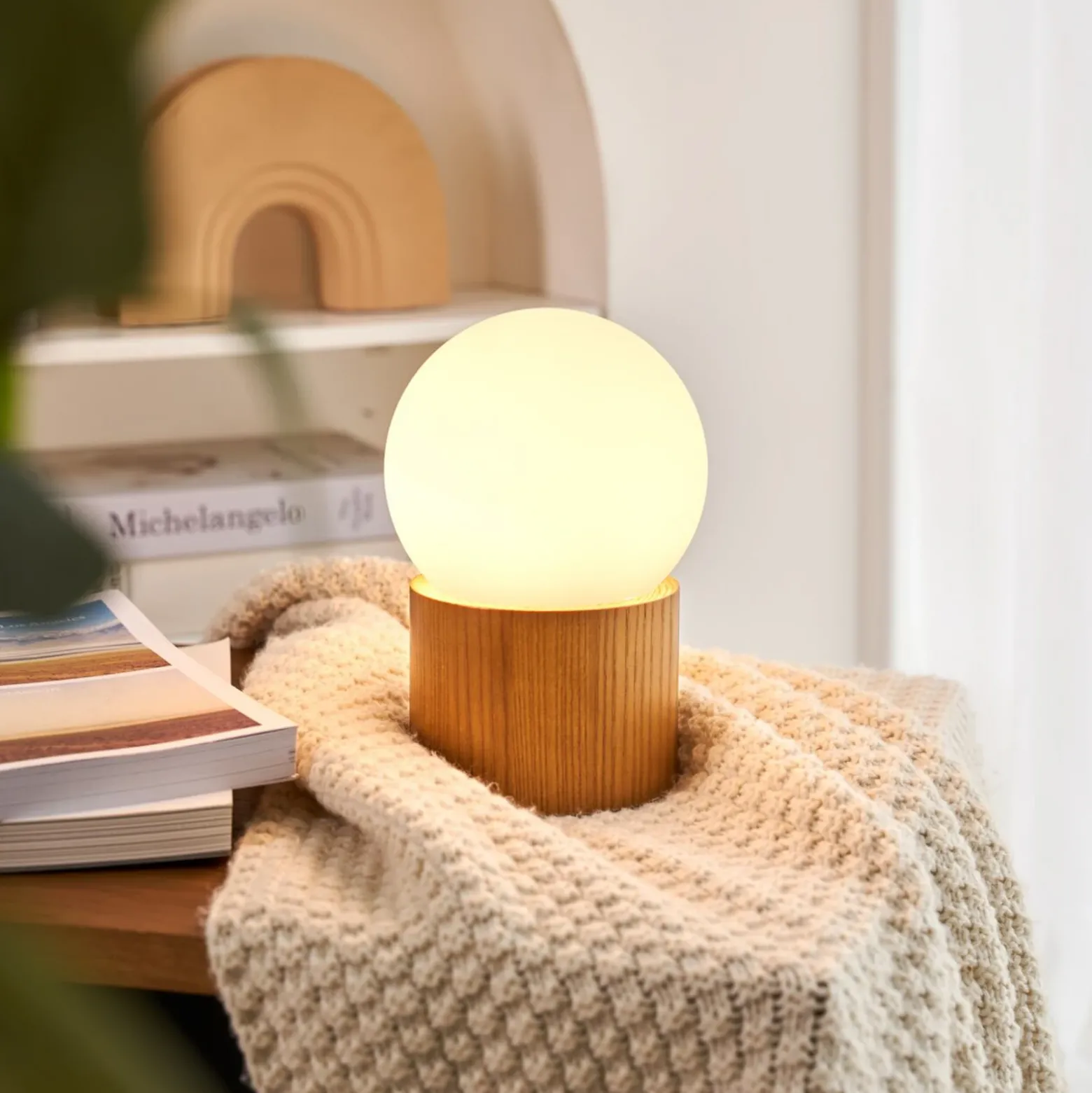 Pauleen Woody Shine lámpara de mesa madera vidrio