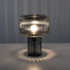 Paul Neuhaus Lámpara de mesa Fungus, color humo, cristal, 34 cm