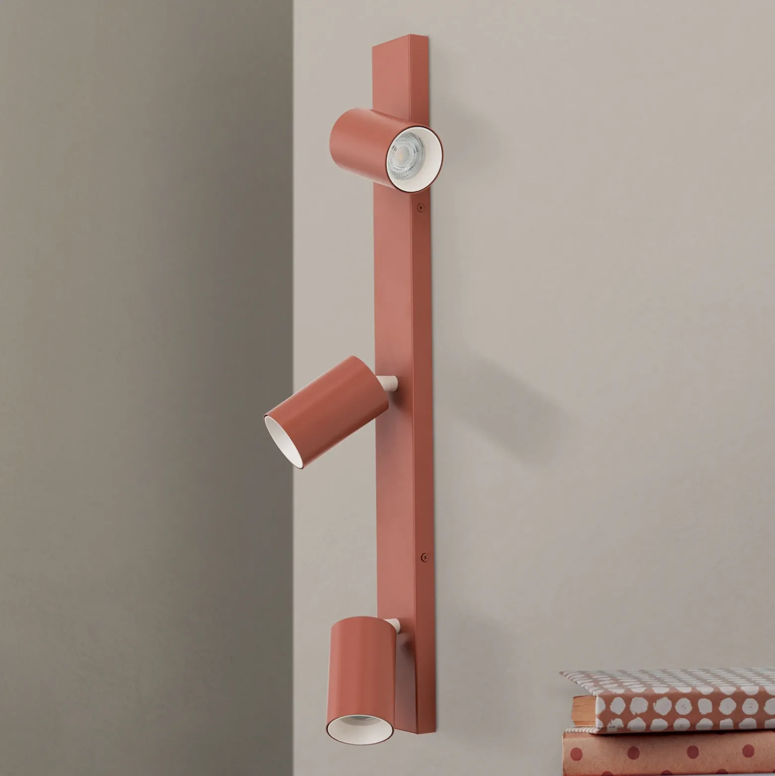 Penn downlight de techo, rojo coral, longitud 60 cm, acero/aluminio
