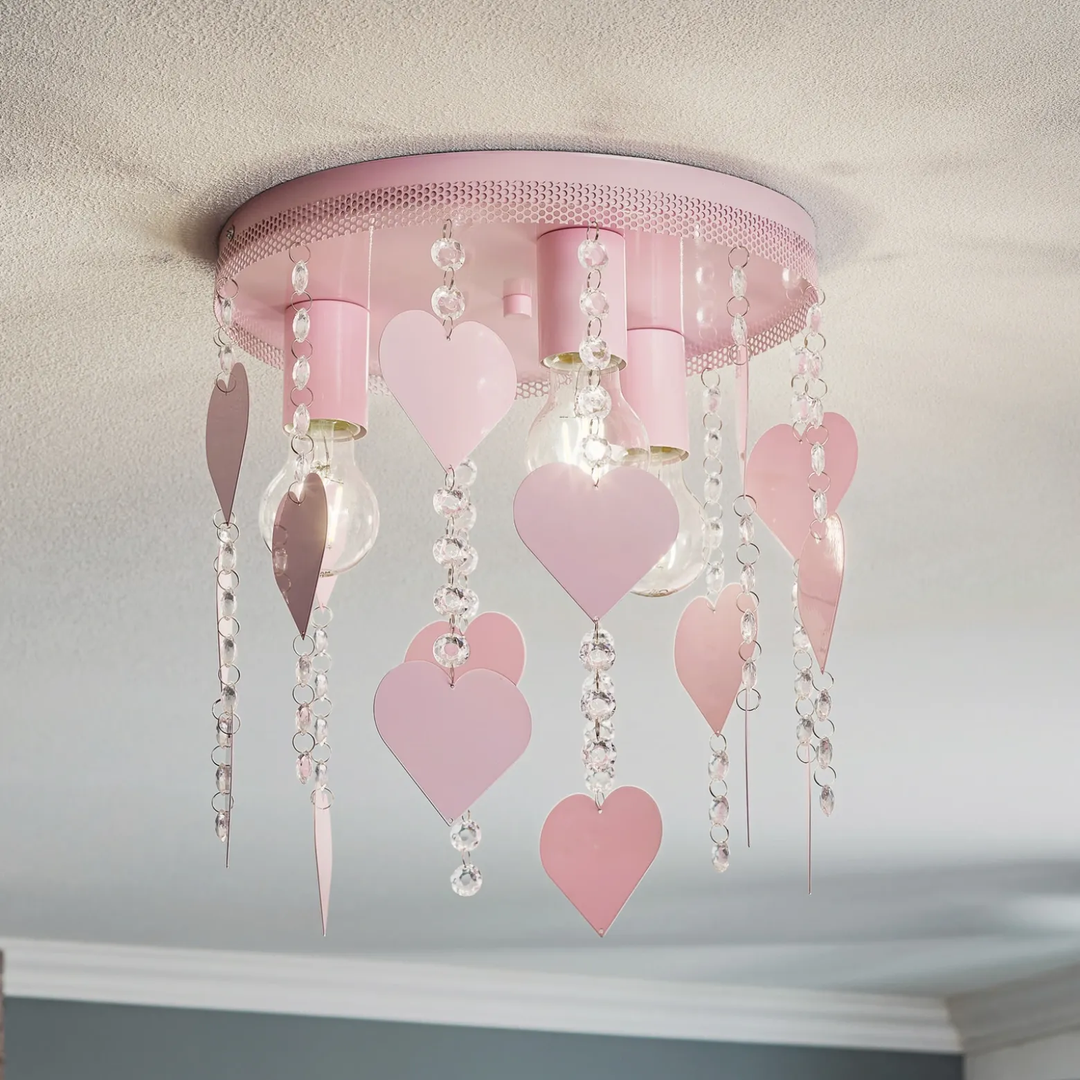 Plafón Corazón en rosa con corazones