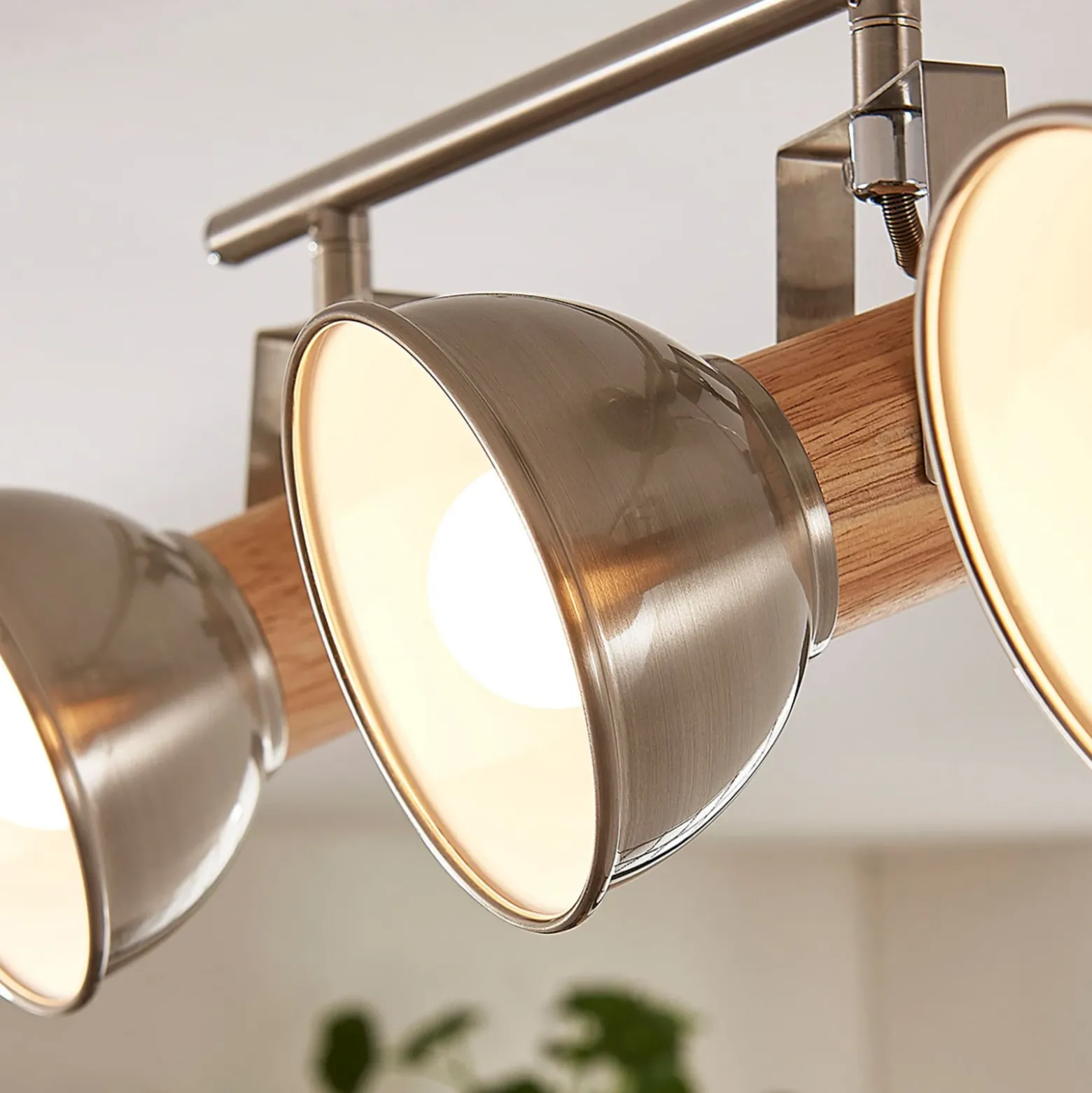 Plafón Dennis con madera, 4 luces.