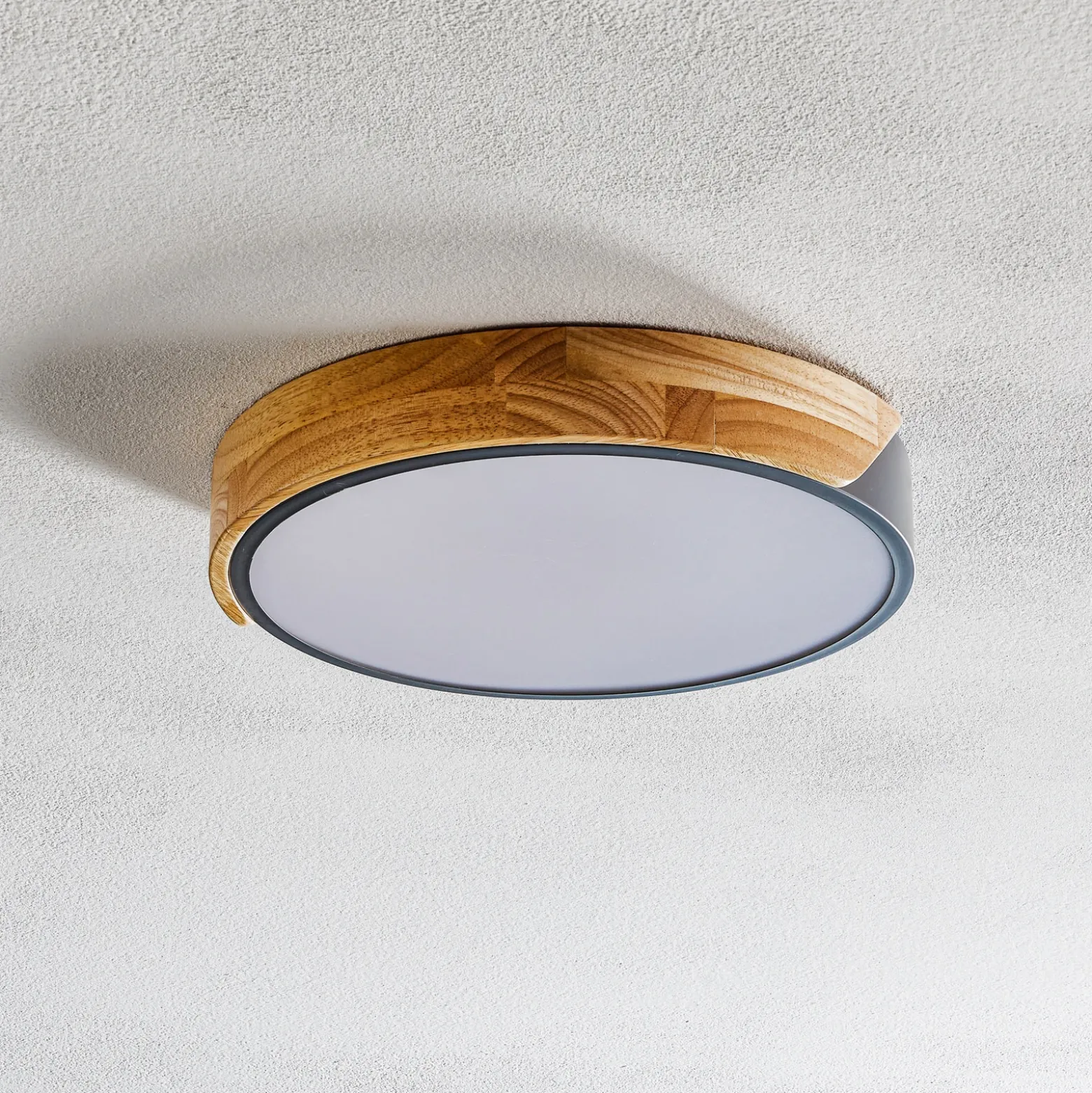 Plafón LED Borneo con marco de madera