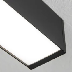 Plafón LED Bounce, negro, longitud 113 cm, CCT, aluminio