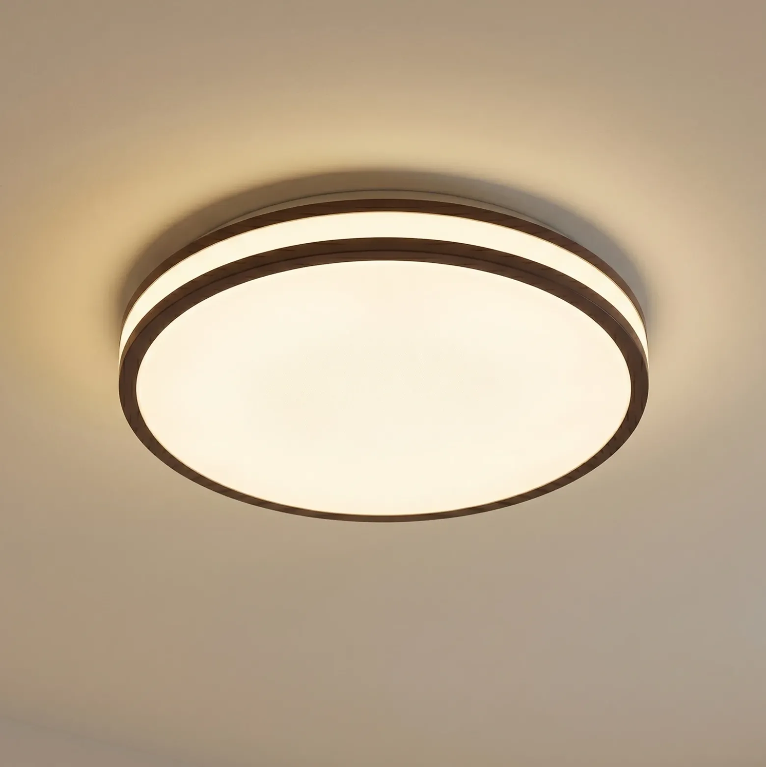 Plafón LED Emiva de Lindby, Ø 40 cm, madera oscura, CCT