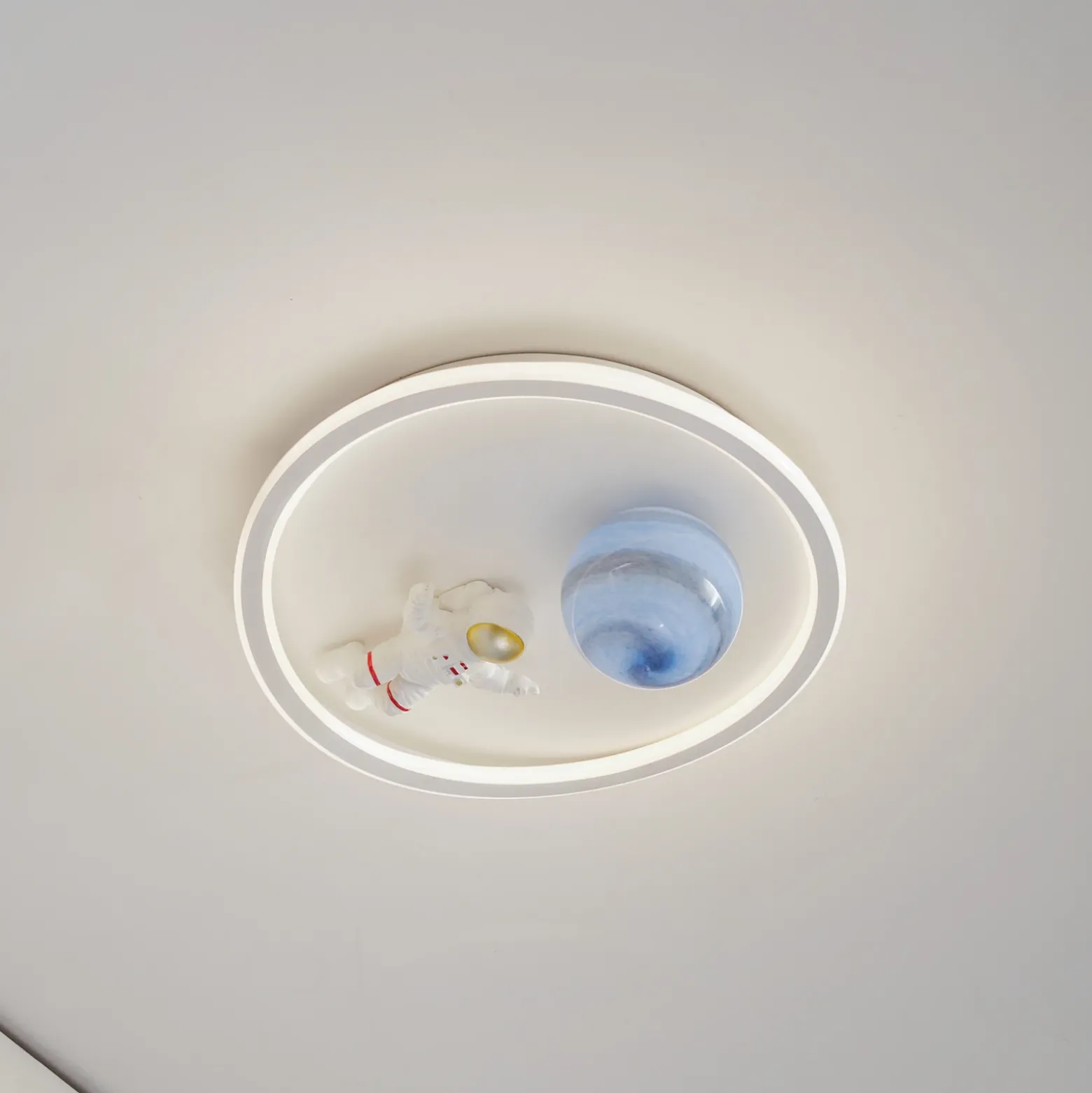 Plafón LED Kosmo de Lindby, 40 cm, blanco, metal, tierra