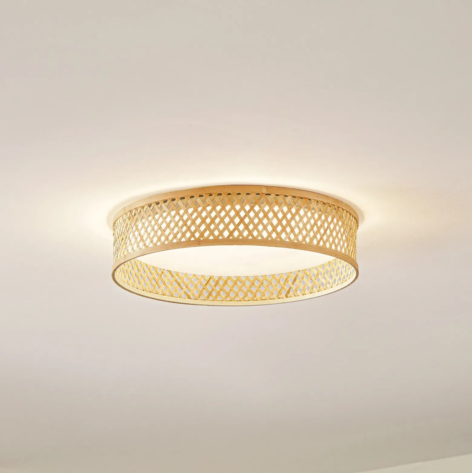 Plafón LED Lindby Eilif, bambú, Ø 40 cm