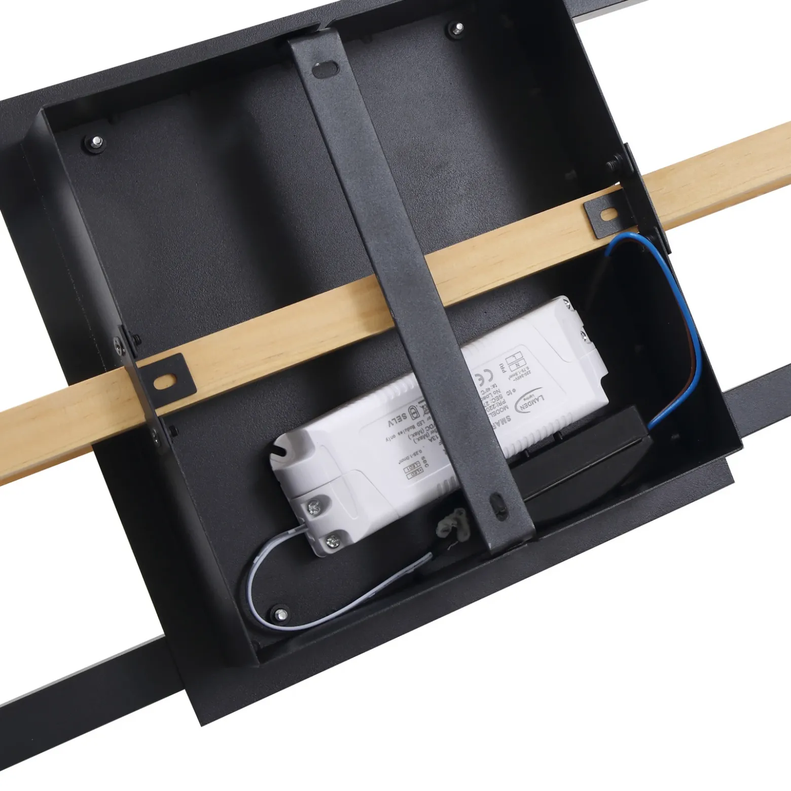 Plafón LED Lindby Holamu, 80 cm, madera