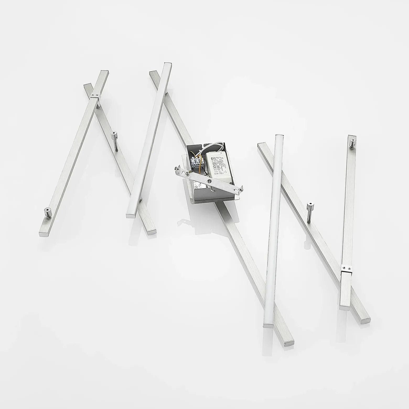 Plafón LED Lindby Kerem, 345 cm, color níquel, metal