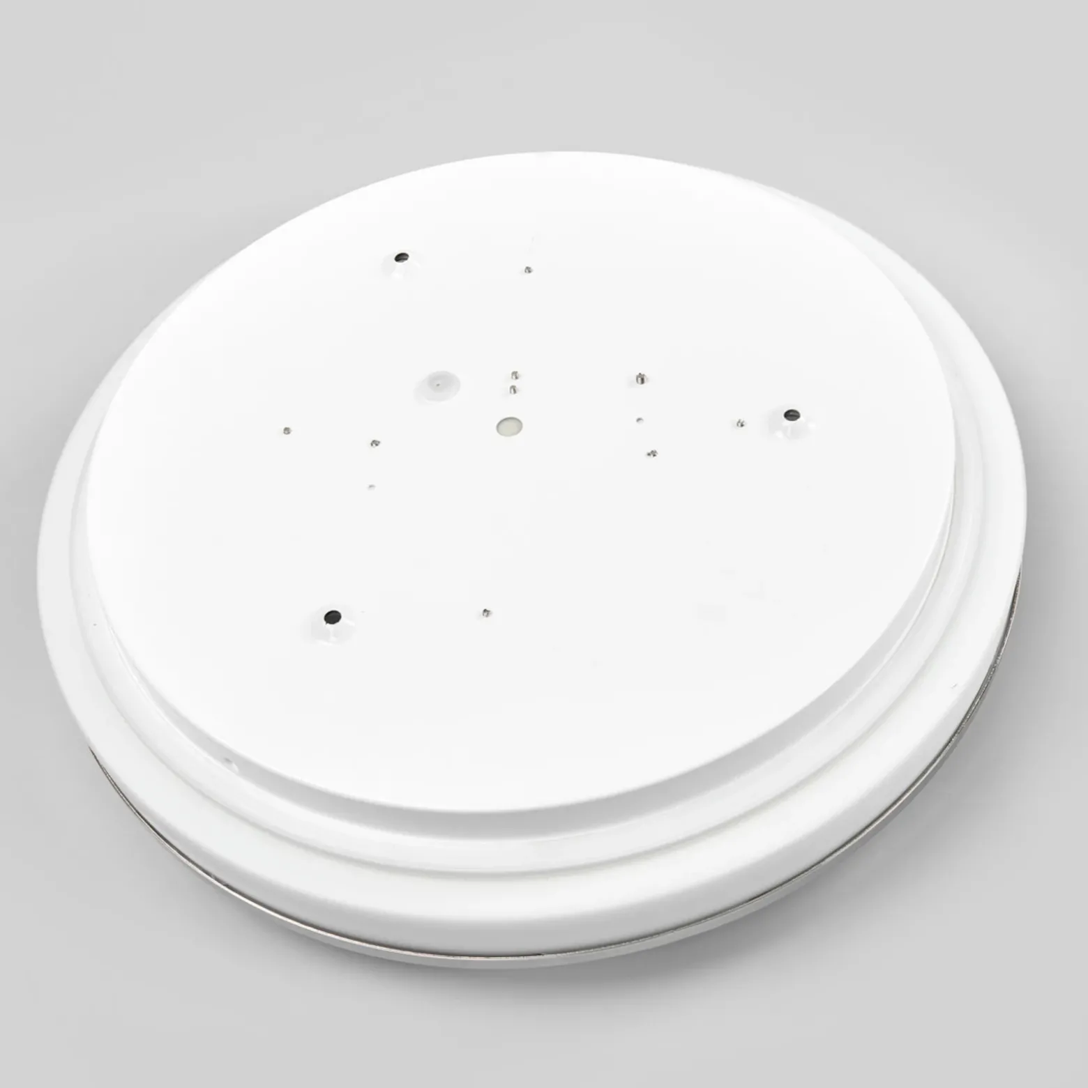 Plafón LED Lindby Lyss, Ø 40 cm, color cromado, IP44