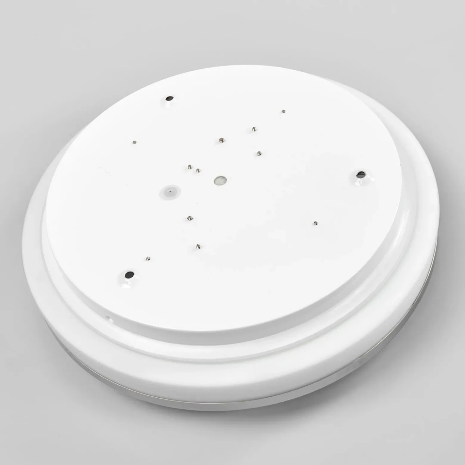 Plafón LED Lindby Lyss, Ø 34 cm, color cromado, IP44
