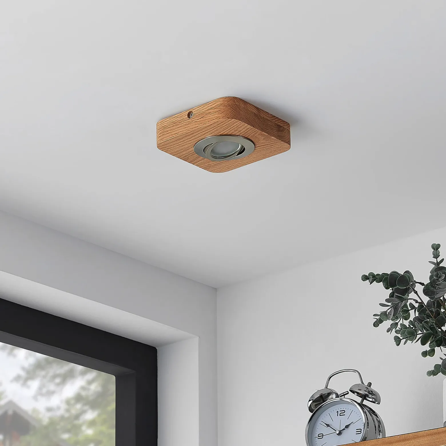 Plafón LED Lindby Mikari, 14 cm, madera, orientable