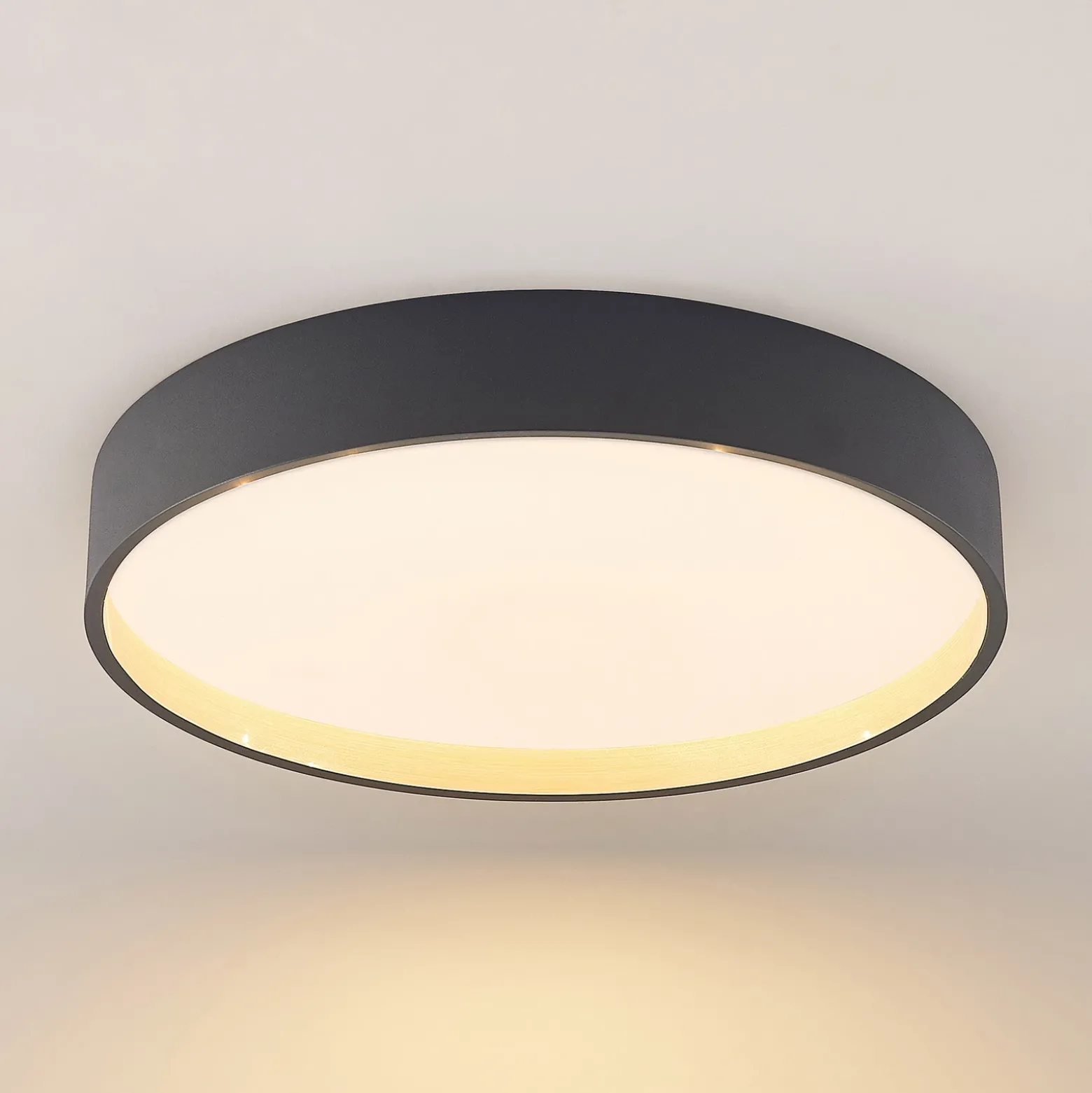 Plafón LED Lindby Todor, 50 cm, antracita, CCT, madera