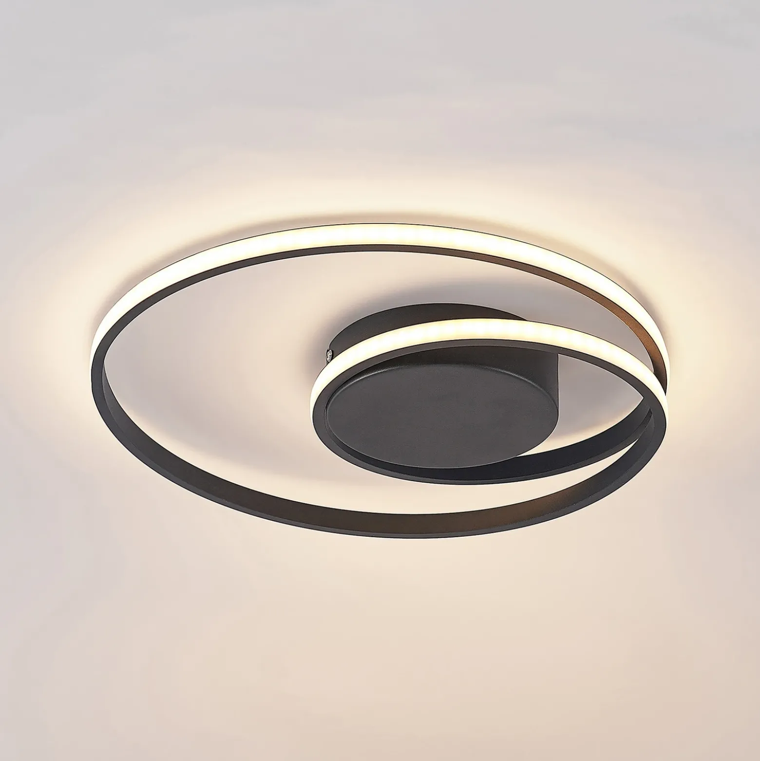 Plafón LED Lindby Youna, negro, aluminio, 39 cm, atenuable